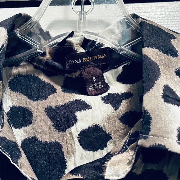 NWT Animal Print Long sleeve Blouse - Picture 2 of 7